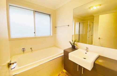 Kellyville Casa | Kellyville 5Br-Closed to Shops, Parks and School