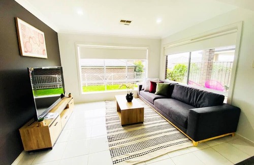 Kellyville Casa | Kellyville 5Br-Closed to Shops, Parks and School