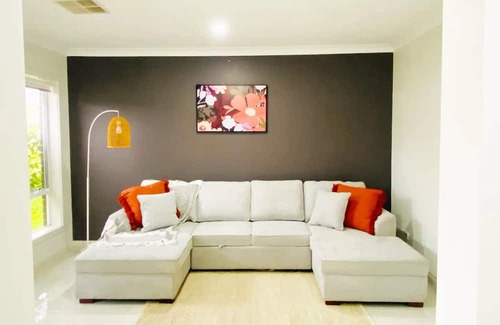 Kellyville Casa | Kellyville 5Br-Closed to Shops, Parks and School