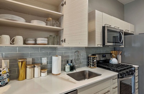 Downtown Salt Lake City Apartamento | MetroZen Penthouse Studio/Pool/Hot tub/Gym/Free Parking/King Bed