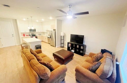 Nor Este Apartamento | 1br/1bath - Corner Luxury Apartment. 7 min from Balloon Fiesta Park. Views! n
