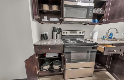 Waldron Casa | Lovely 1bedroom/1bath Apartment in Kansas Free WiFi Parking near Airport