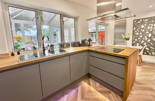 Lytham St. Anne's Casa | Derbe House, Spacious 3 bedroom house, Sleeps 6