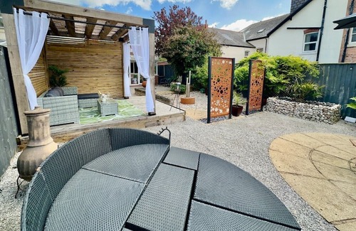 Lytham St. Anne's Casa | Derbe House, Spacious 3 bedroom house, Sleeps 6