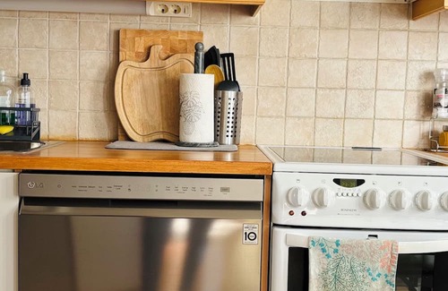 Oulu Condominio | Entire Cozy 2-bedroom house in Oulu with parking, Sauna, patio, narture.
