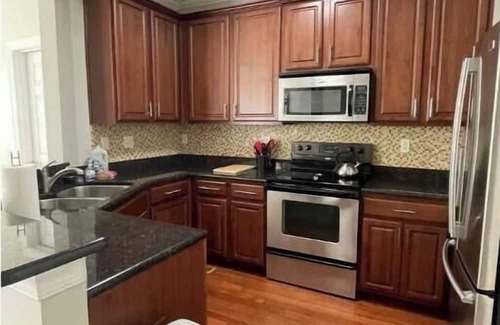 Charlotte Casa | 3 Bdrm Hideaway with Garage