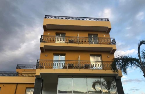 Contrada Pantano d'Arci Apartamento | Apartment 'Camera 302 Con Balcone - Terrazza' with Shared Terrace, Wi-Fi and Air Conditioning