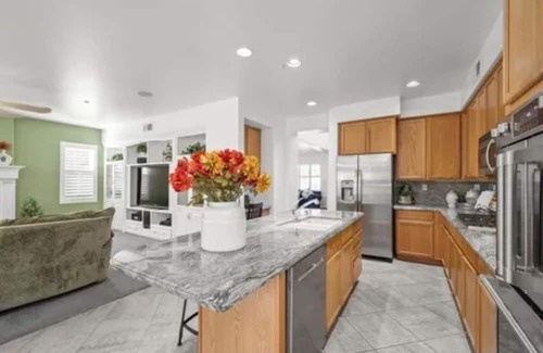 El Cajon Casa | Charming 4-bedroom house with WiFi and AC in El Cajon