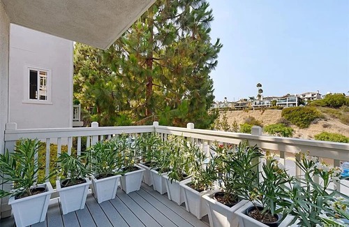 Lantern District Casa | 3-bedroom remodeled townhome in Dana Point - 5 minute walk to beach!