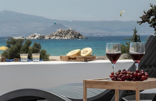 Mikri Vigla Apartamento | Apartment 'Afros Beachfront 2' with Sea View, Wi-Fi and Air Conditioning