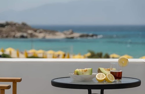 Mikri Vigla Apartamento | Apartment 'Afros Beachfront' with Sea View, Wi-Fi and Air Conditioning
