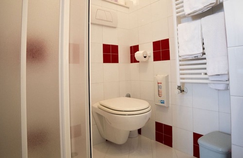 Castagneto Carducci Otro | Room 'Uno' with Shared Pool, Wi-Fi and Air Conditioning