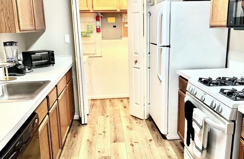 Bull Run Condominio | Charming 2-bedroom 2-bath condo fully equipped-furnished in wonderful Manassas