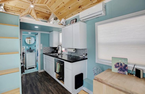 Woodland Park Casa | Pet-Friendly Colorful Tiny Home near Pikes Peak