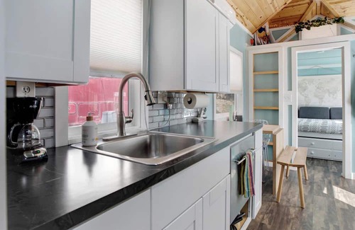 Woodland Park Casa | Pet-Friendly Colorful Tiny Home near Pikes Peak