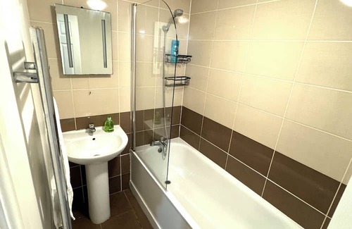 Hammersmith and Fulham Apartamento | Cosy 1-bed flat in Fulham near Chelsea Stadium!