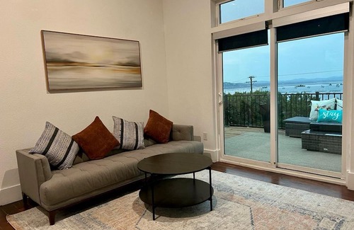 Hughes Park Lake Casa | Luxe & Comfy 3 bedroom- Villa: 5-star Location