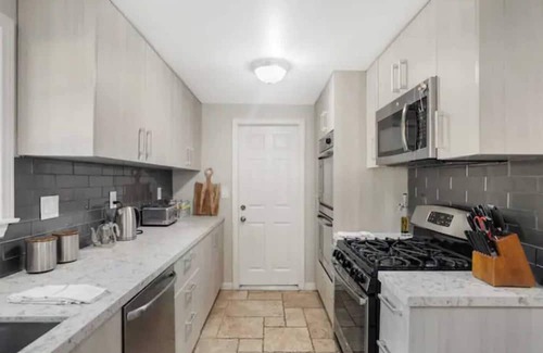 Granada Hills North Casa | Beautiful Secluded Home