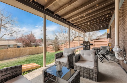 Lamar Heights Area Casa | 2BR Private Getaway w/Fenced Yard, Pet Friendly