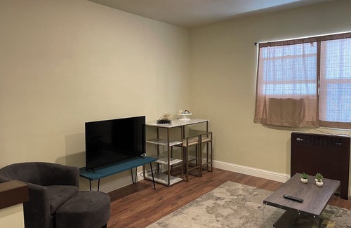 Reno/Tahoe Airport Apartamento | Cozy 1-bedroom apartment. Close to River Walk and Downtown.
