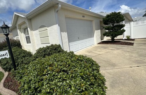 Virginia Trace Casa | Charming 2-Bedroom Retreat with Pool in The Villages