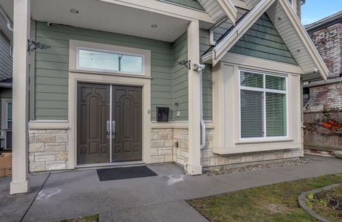 Burnaby Casa | Independant Suite Near Royal Oak Skytrain Station