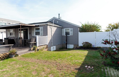 Seabrook Cabaña | Charming 2-bedroom cottage at fabulous Seabrook Beach with breathtaking sunsets!