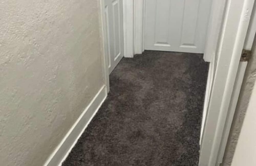 Robertsdale Casa | Charming 2-bedroom house in delightful Whiting with AC, WiFi