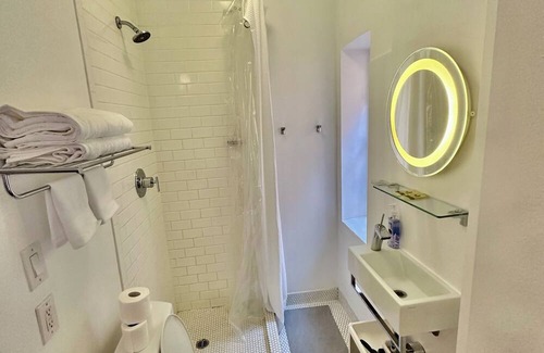 Downtown Long Beach Casa | Charming Micro Hotel with AC in Long Beach - Stay cool and cozy - NO WIFI/TV
