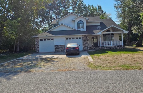 Absarokee Casa | Spacious 4-bedroom house in charming Absarokee with WiFi, AC, walk downtown