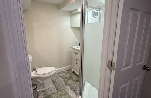 Lexington Apartamento | Charming basement studio in delightful Lexington with parking & private entrance