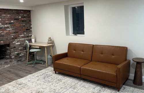 Lexington Apartamento | Charming basement studio in delightful Lexington with parking & private entrance
