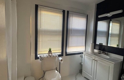 Murray Hill Apartamento | Cozy private room in enjoyable Queens with WiFi, AC