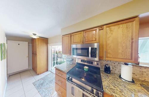 Big Coppitt Key Casa | 4BR/3BA Waterfront Home w/Pool, Tiki Bar, Dock, close to Key West, Sleeps 10