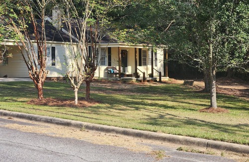 Moultrie Casa | Charming 3-bedroom house in historic southwest Georgia!