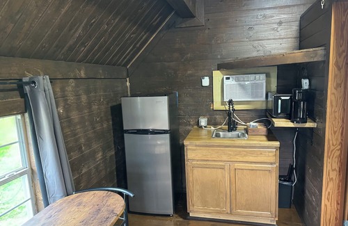 Crown Point Cabina | Cozy cabin in wonderful Marrero with WiFi, AC Cabin 6