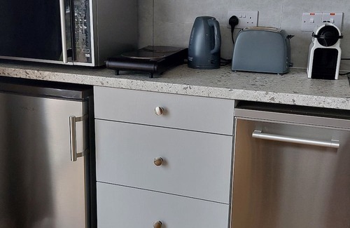 Coleraine Apartamento | Cosy studio close to a beautiful sandy beach and places of historical interest