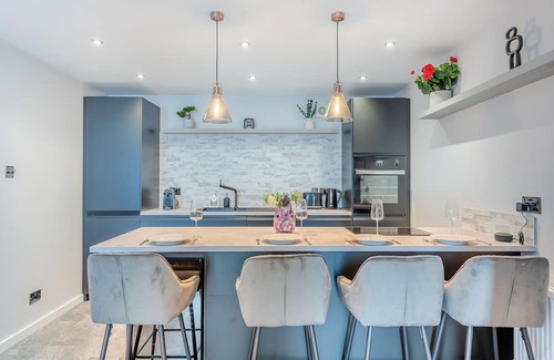 West Kirby Cabaña | 8 bedroom accommodation in Caldy, near West Kirby, Wirral