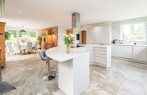 West Kirby Cabaña | 8 bedroom accommodation in Caldy, near West Kirby, Wirral
