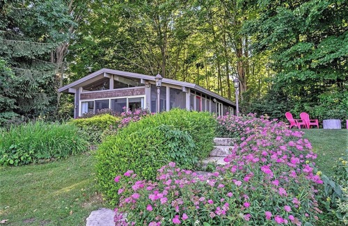 Fennville Casa | Charming Lake House Getaway on Hutchins Lake