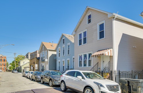 Pilsen Apartamento | 3 Mi to Dwtn: Chic Apartment in Chicago!