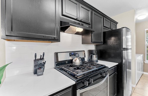 Franklin Park Casa | Beautiful Space - Nice yard - 10 min from DT