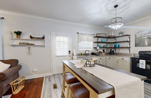 Guntersville Casa | Cozy home- Close to Lake and Boat Ramp