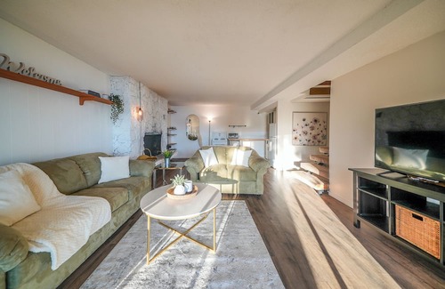District of North Vancouver Cabina | The Beachfront Cabin at Belcarra