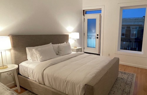 Le Roy Condominio | Luxurious, two Bedroom loft provides comfort and style in a peaceful setting.