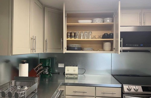 Hailey Casa | Newly renovated downtown 2 bedroom duplex- walk to everything in Hailey