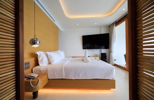Khanom Hotel | Elite Atoll Beachfront Hotel