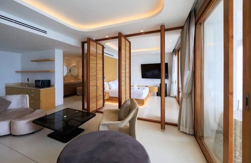 Khanom Hotel | Elite Atoll Beachfront Hotel