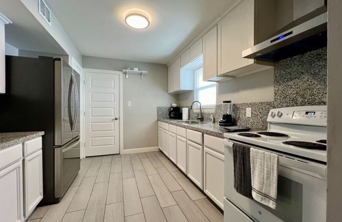 Brownsville Casa | Miramar #4 - Gorgeous and Spacious 3BD/2BA - WiFi