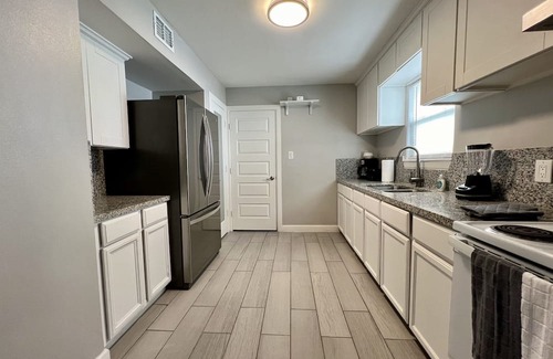 Brownsville Casa | Miramar #4 - Gorgeous and Spacious 3BD/2BA - WiFi